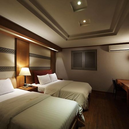 Hotel Noblesse, Yeoksam Сеул Екстер'єр фото