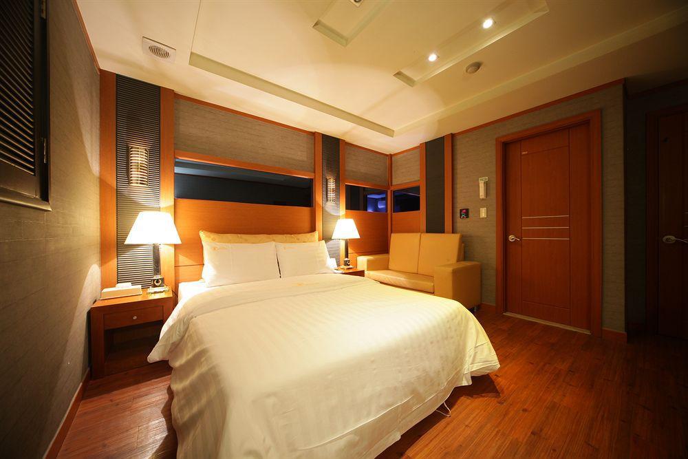 Hotel Noblesse, Yeoksam Сеул Екстер'єр фото