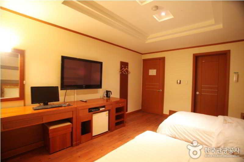 Hotel Noblesse, Yeoksam Сеул Екстер'єр фото