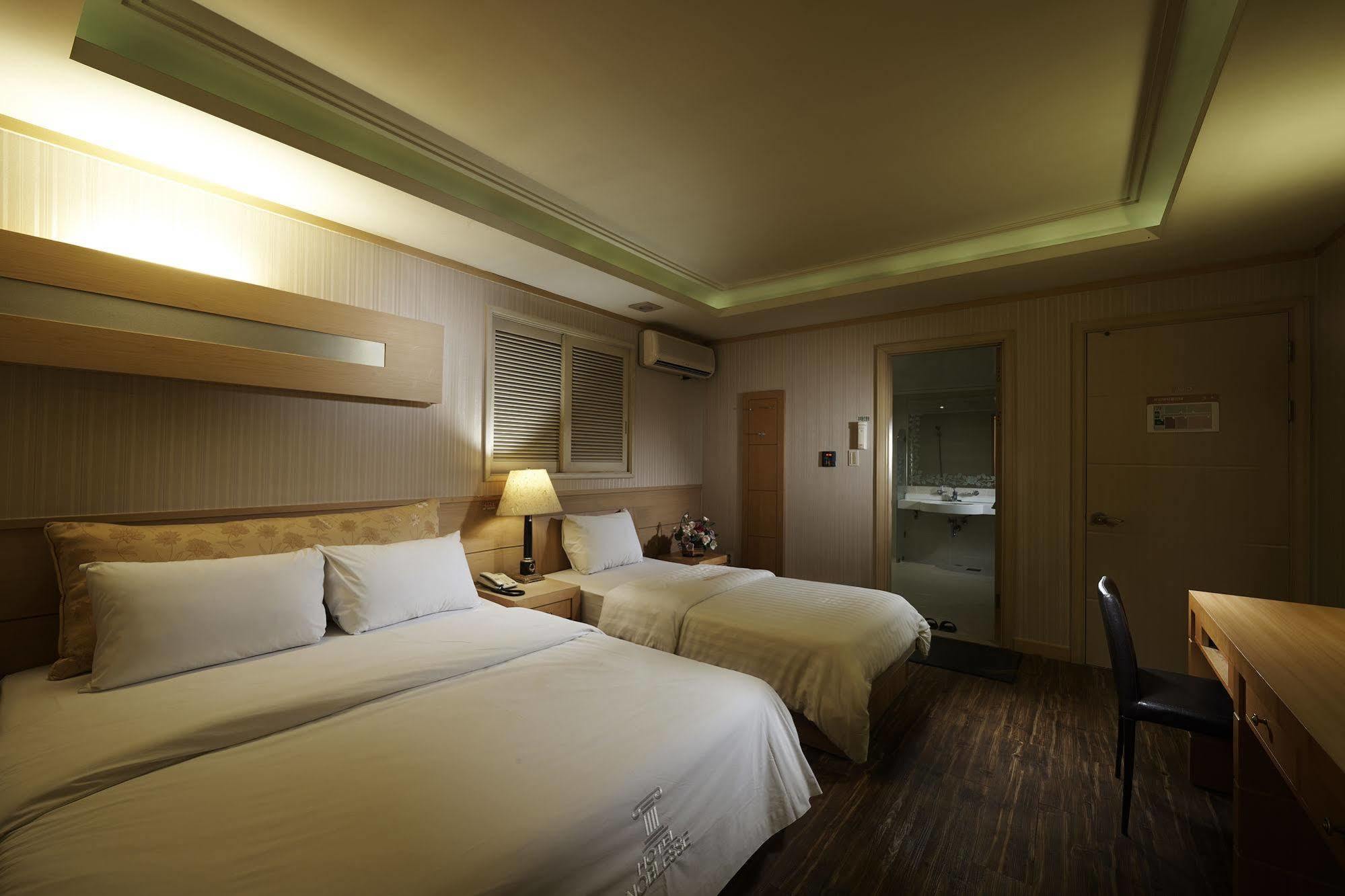 Hotel Noblesse, Yeoksam Сеул Екстер'єр фото