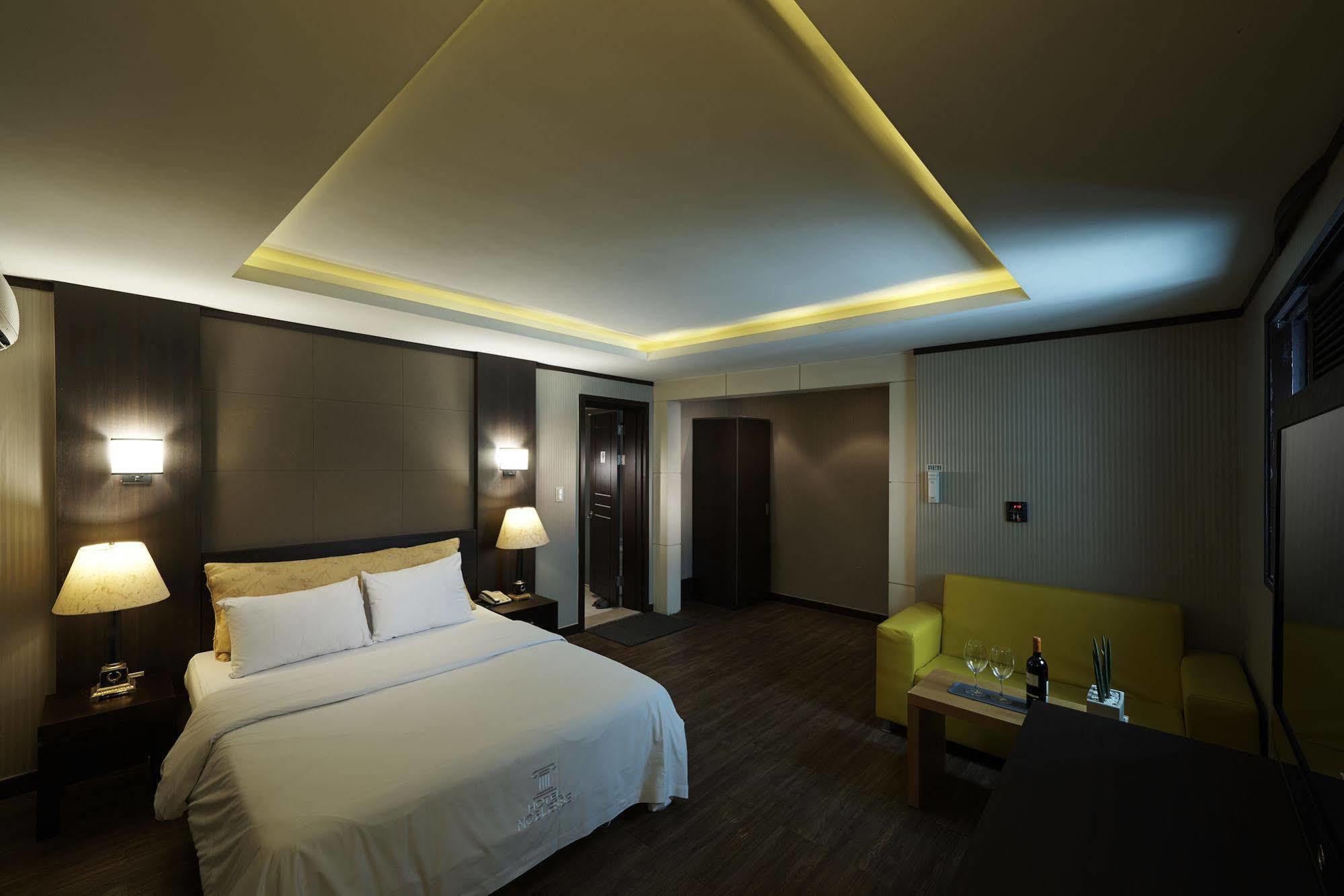 Hotel Noblesse, Yeoksam Сеул Екстер'єр фото