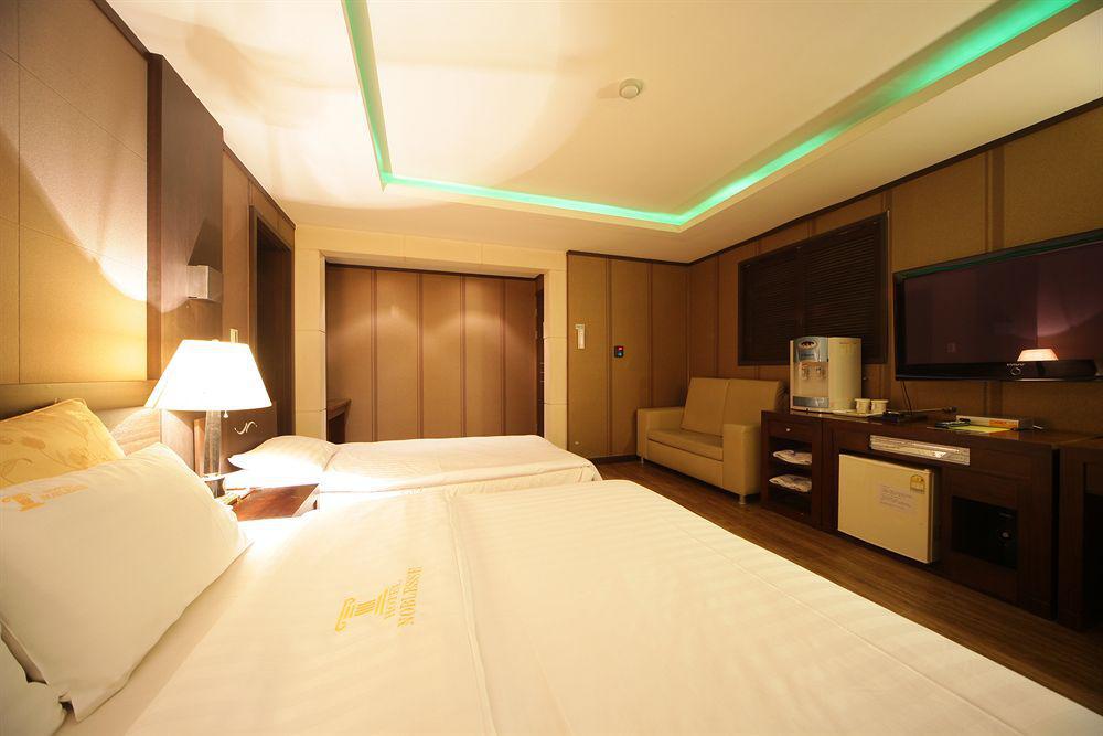 Hotel Noblesse, Yeoksam Сеул Екстер'єр фото